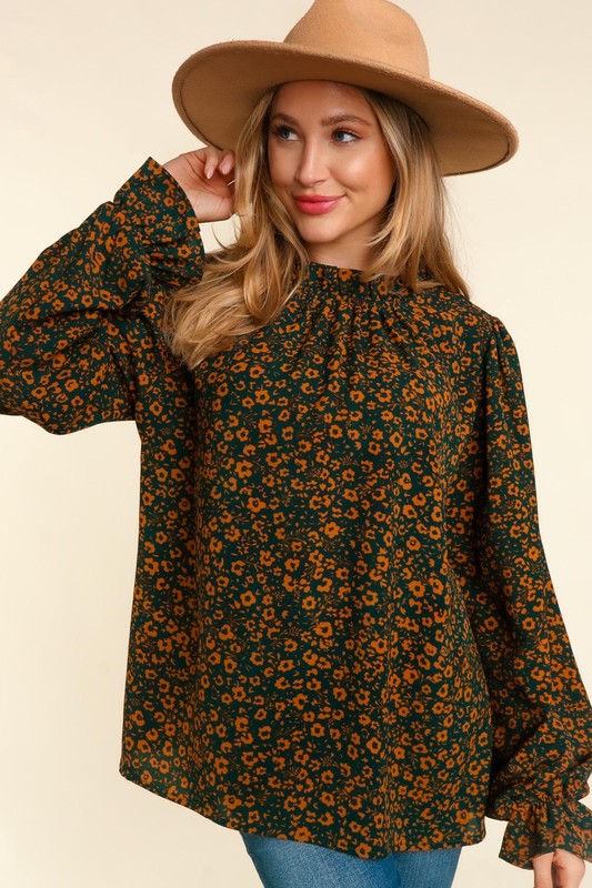 Curvy Glowing Garden Top (Hunter Green)
