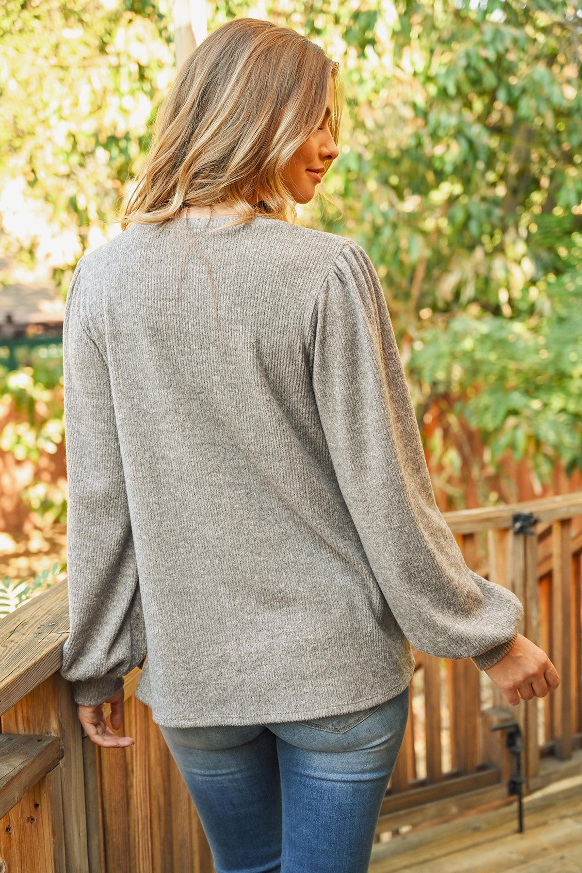 Curvy Sylvie Balloon Sleeve Top (Oatmeal)
