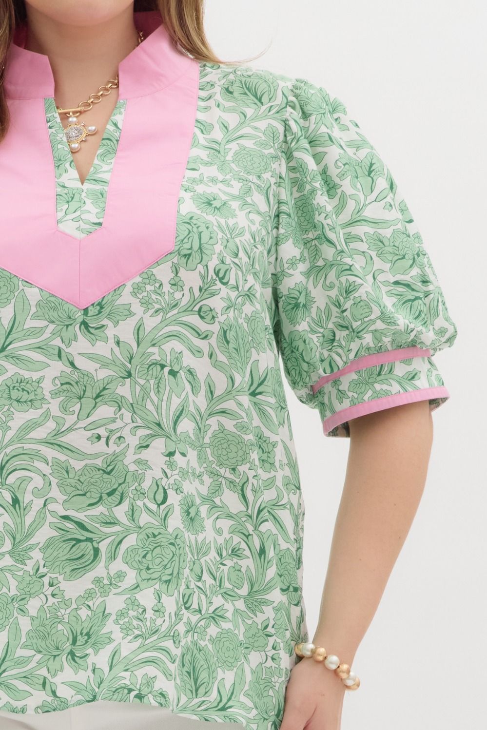 Curvy Sonoma Charm Floral Top (Green)