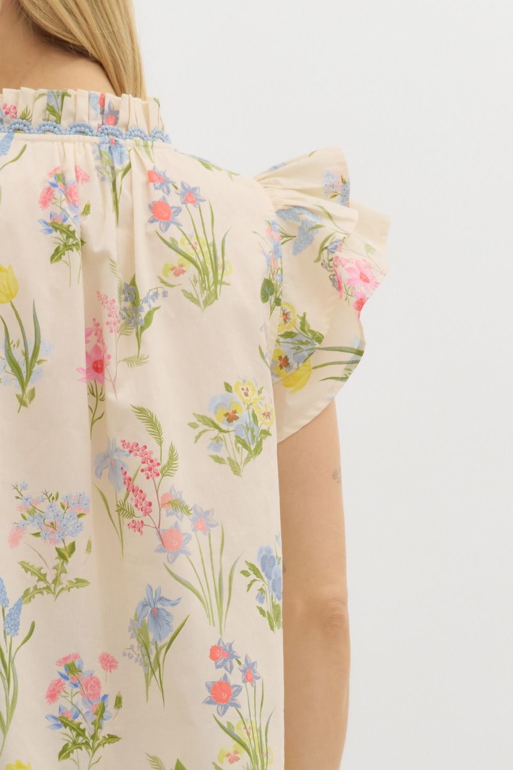Dreamy Meadows Floral Ruffle Top - Cream