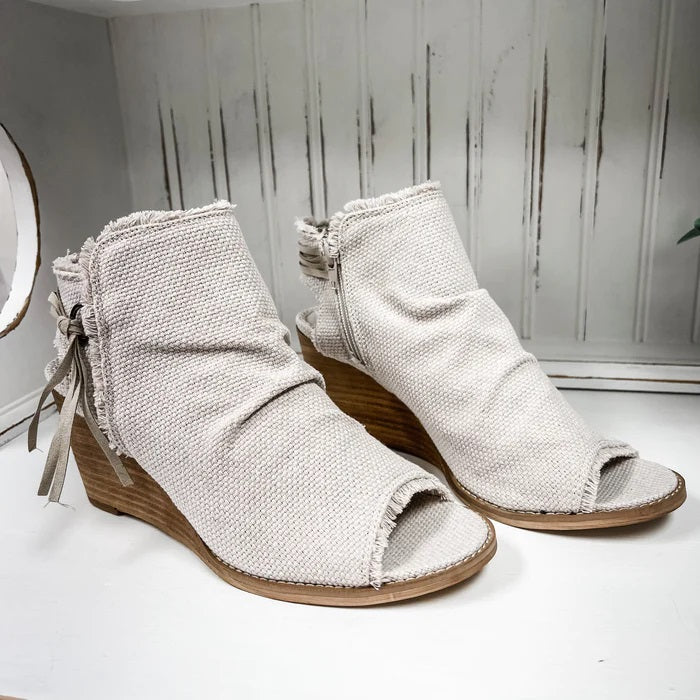 Rebellion Wedge - Delta Swanky Girl