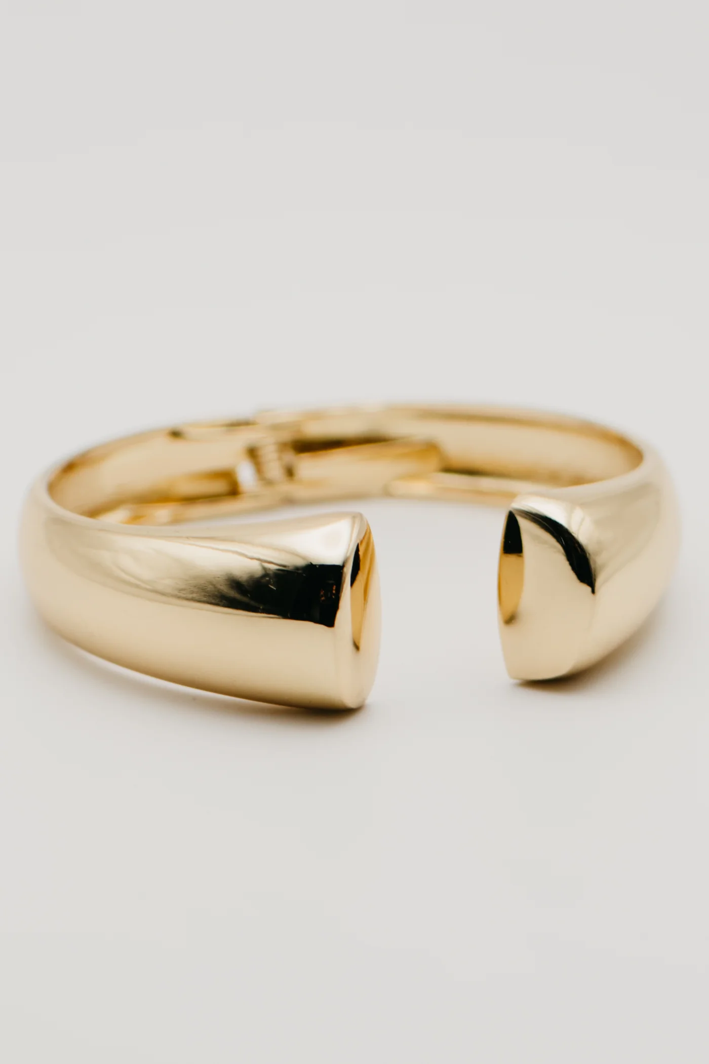 Kallum Cuff Hinge Bracelet - Delta Swanky Girl