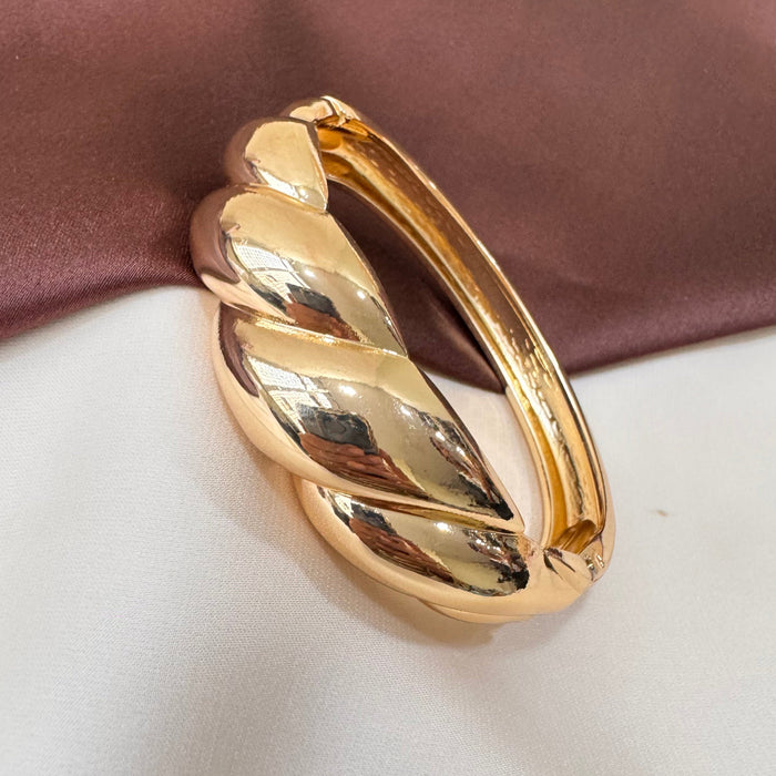 Chunky Ripple Hinge Bangle Bracelet - Delta Swanky Girl