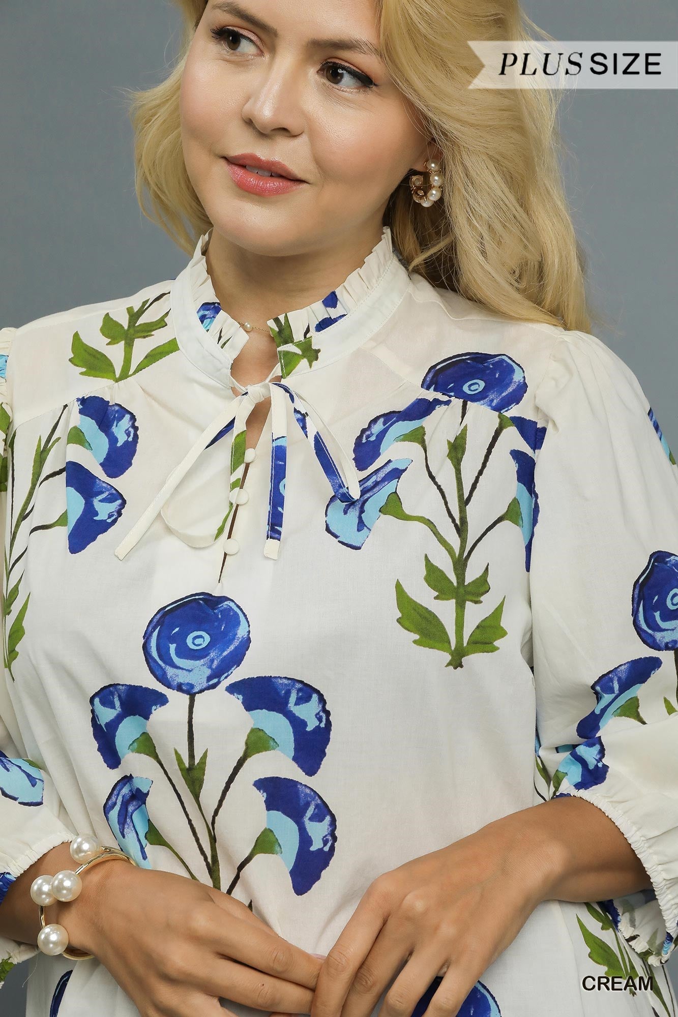 Curvy Tranquil Beauty Floral Top (Cream)