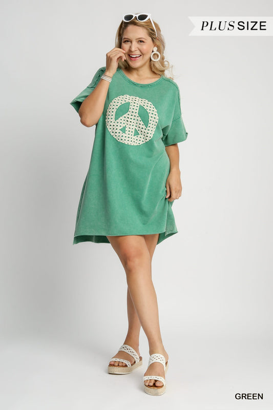 Curvy Peace Out Dress (Green)