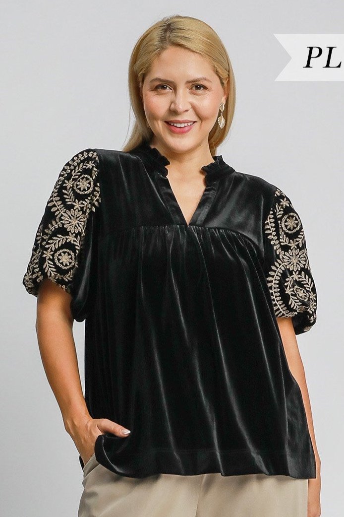 Curvy Inside A Dream Velvet Top (Black)