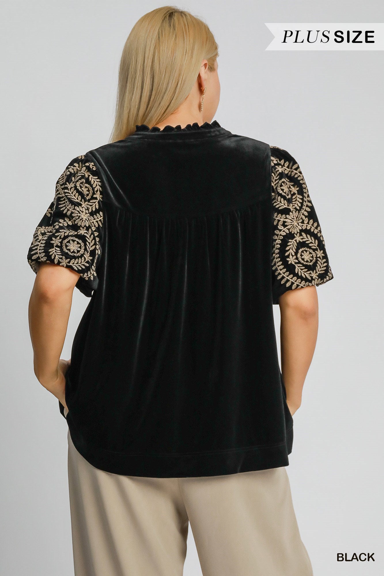 Curvy Inside A Dream Velvet Top (Black)