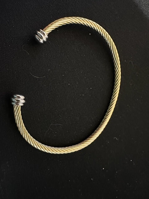 Beautiful Twist Bracelet (Gold)
